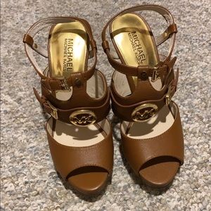 Michael Kors NEVER WORN heels size 71/2